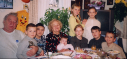 Патриархи рода с внуками.