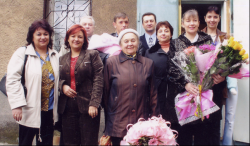 Толстовы встречают из роддома Светлану Игоревну Толстову. 2005.