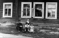 Родительский дом по ул. Уральской, 62.