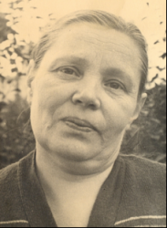 Толстова Александра Филипповна.
