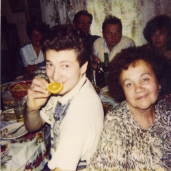 Толстов А. И. у родителей, разъезд Быньговский, 1993 г. 