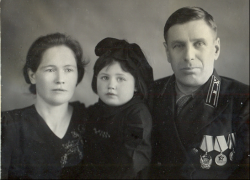 Нина Павловна, Галина, Константин Елизарович.