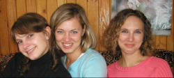 Малаховы Мария Владимировна, Екатерина Анатольевна, Анна Владимировна лето 2006.