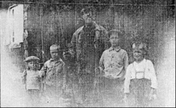 «Рыбаки». Шувалов Андрей Николаевич с внуками. 1934 год.