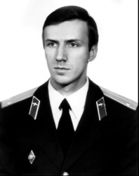 Андрей Викторович, сын Елены Афанасьевны.