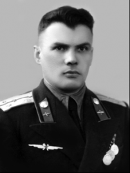 Николай Афанасьевич, курсант военно-воздушной академии, 1945 год.