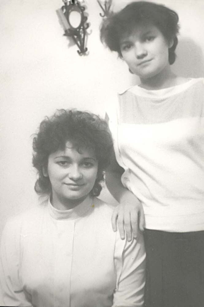 Анна и Ольга Толстовы у Герасимовых, 1984 г. 
