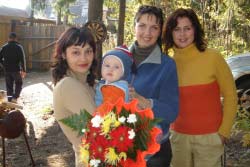 Толстова С. А. с подругами