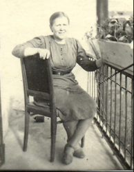 Антонина Зиновьевна Михайлова (Лебедева).