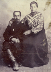Елизар Емельянович Толстов и Анна Дмитриевна. 1905 год.