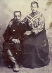 Елизар Емельянович Толстов и Анна Дмитриевна. 1905 год.