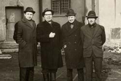 Первым стоит Толстов И. А., филиал УПИ, Бронников А. Ю., Старцев В. А., Мокроносов В. С.