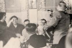 Новоселье у Котовщиковой Александры Дмитриевны, ул. Горошникова, Н. Тагил, двоюродная бабушка Толстова И. А.