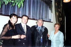 Толстовы Игорь Александрович и Тамара Васильевна, их сын Анатолий и его жена Светлана