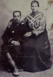 Елизар Емельянович и Анна Дмитриевна (1905)