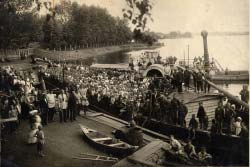 Начало 20 века (1919 г.) Параход на пристани