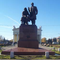 Памятник Черепановым